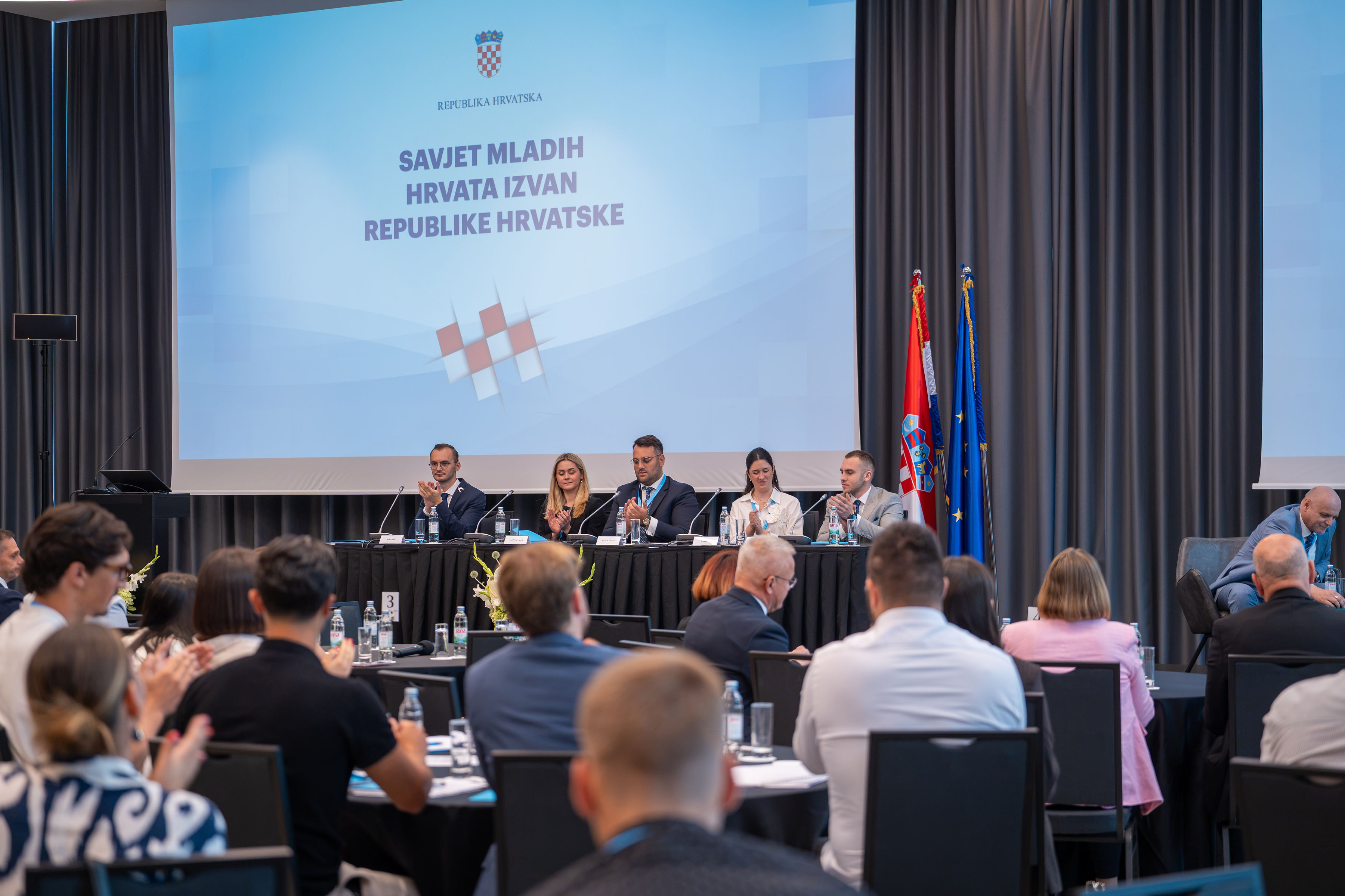 Slika /slike/Naslovna 2 dan Savjet mladih 26.jpg